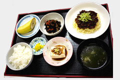 お食事